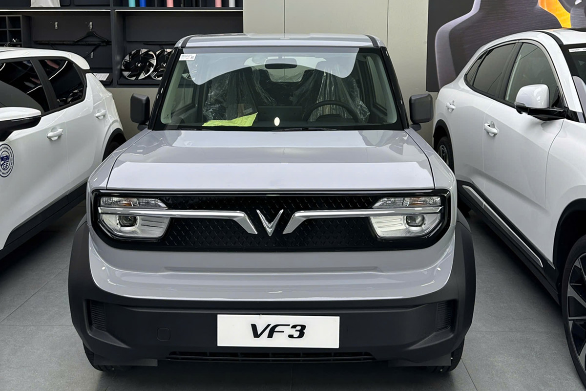 Các dòng xe điện VinFast tại showroom Võ Văn Kiệt